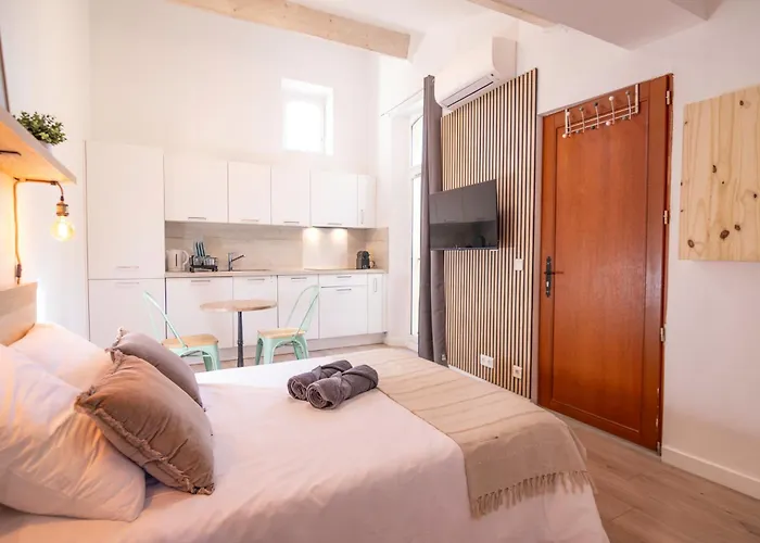 Vieil Proche Apartment